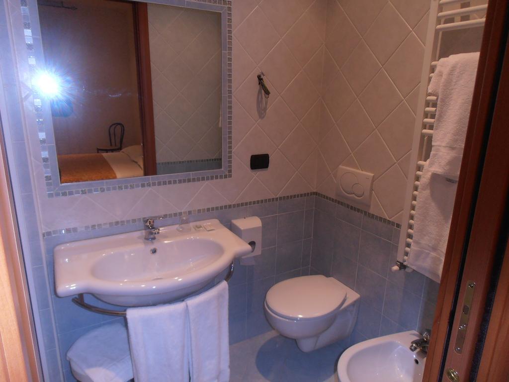 Hotel Giusy Перуджа Екстер'єр фото